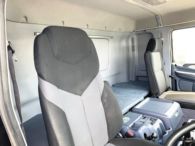 【641】日野　グラプロ　高床　造り　平ボデーアルミブロック　エアサス　7速