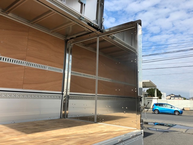 【293】いすゞ　フォワード　フルワイド　アルミウイング　