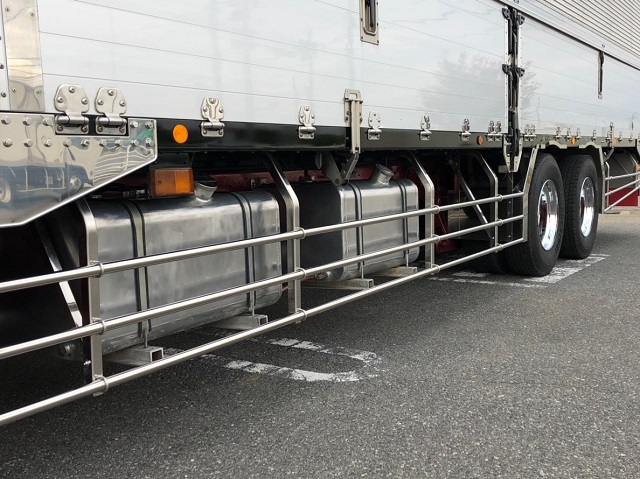 【288】UDトラックスクオン　中低床　アルミウイング　ハイルーフ　カスタム多数