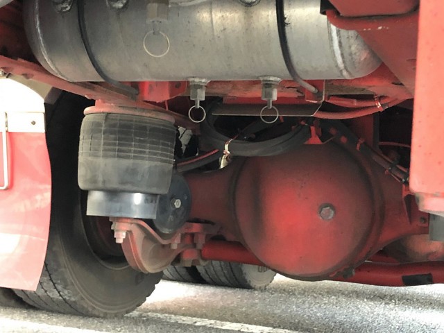 【243】ＵＤトラックスクオン　低床　アルミウイング　総輪エアサス　