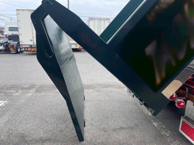 H4 エルフ　ダンプ　５MT