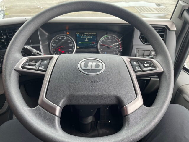 H30 UDクオン　アルミウィング　リア門口ステンレス　アルミホイール