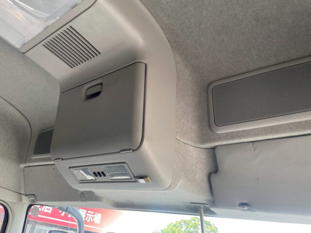 三菱ふそう　スーパーグレート　トレーラーヘッド　メッキ多数　7MT　