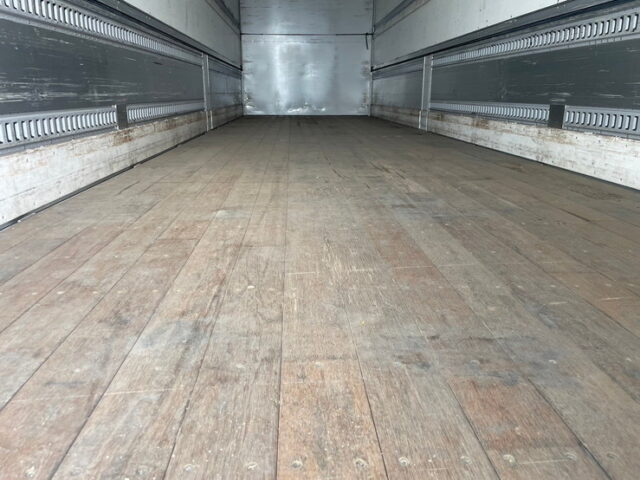 日野　プロフィア　ハイルーフ　ウィング　アルミホイール　ステンレスサイドバンパー　リア門口ステンレス　　