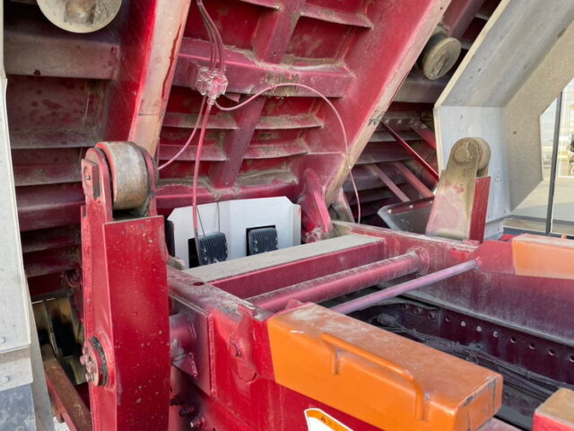 日野　17プロフィア　ダンプ　ハイルーフ　Ｌゲート　メッキ多数