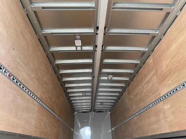 【現行型】スーパーグレートスーパーハイルーフ：ウィング未使用：リア門口ステンレス