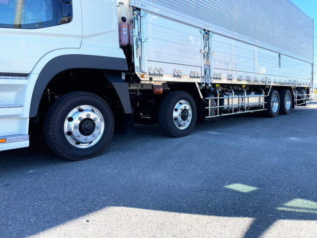 17スーパーグレート　未使用　ハイルーフ　ウィング　造りボディ　7速MT　