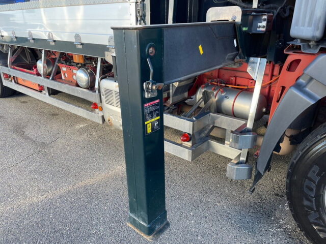 プロフィア　平ボディー　４段クレーン　ステンレス多数　　