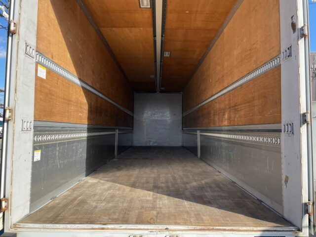 プロフィア　ハイルーフ　ウィング　新品★ステンレスパーツ/メッキホイール　木床　7速MT　380馬力