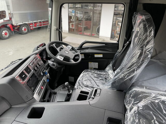 17スーパーグレート　トレーラーヘッド　スライドカプラー　未使用　E尺　460馬力　プレミアムライン