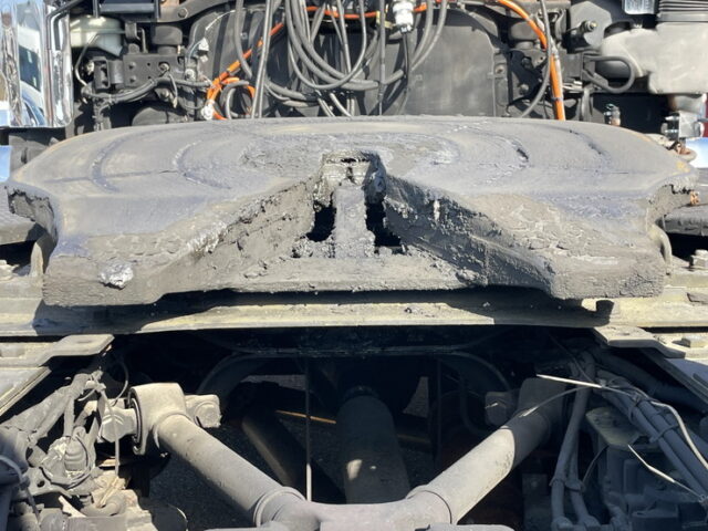 日野　テラヴィ　ハイルーフ　トレーラーヘッド　エアサス　430馬力　ダブルマフラー　F21C