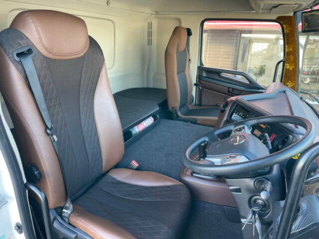 【894】H31　17プロフィア　冷凍ウィング　サブエンジン　スタンバイ　キーストン床　4軸