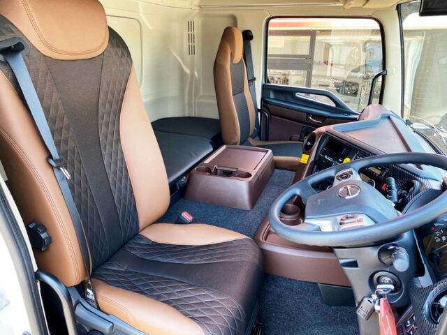 【875】R3　登録済未使用車　17プロフィア　ハイルーフ　ウィング　寒冷地仕様　格納ゲート付