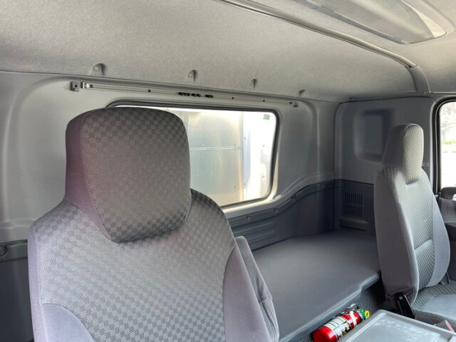 【858】H28　フォワード　6200　ワイド　エアサス　冷凍ウィング