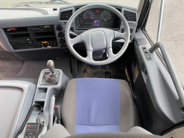 【896】H28　ファイター　ウィング　山田造りボデー(未使用)　セミワイド　エアサス　委託販売