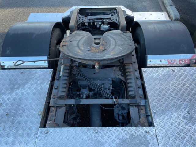 三菱ふそう　スーパーグレート　トレーラーヘッド　ハイルーフ　AT　ステンレスサイドバンパー