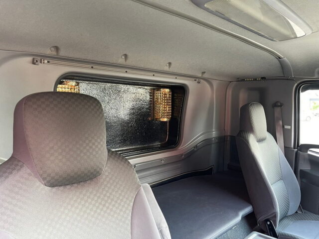 【982】H28　フォワード　冷凍ウィング　エアサス　6200ワイド　格納ゲート　架装多数