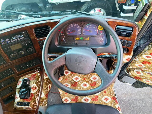 【972】H28　クオン　ハイルーフ　冷凍バン　両サイド観音　ジョロ4キーストン　サブエンジン　410馬力