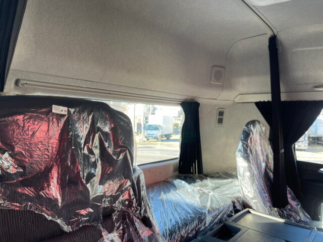 【1069】R4　17スーパーグレート　トレーラーヘッド　ハイルーフ　プレミアムライン　第5輪11トン半