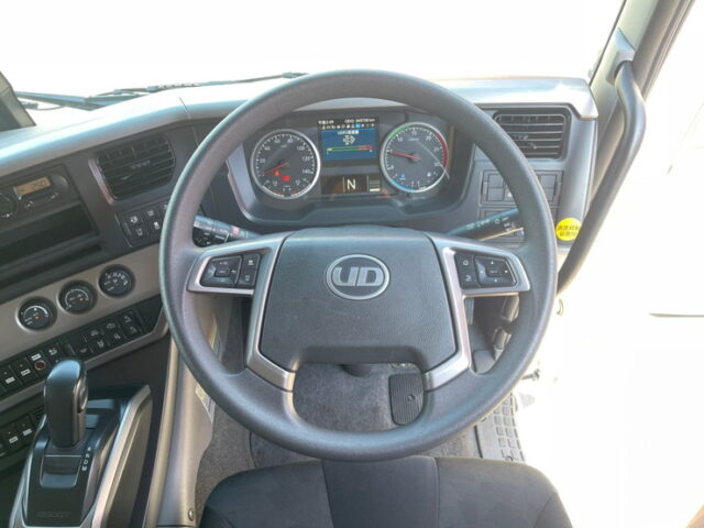 【1180】H30　クオン　ハイルーフ　ウィング　トレクス製ステンレスボデー　390馬力　AT