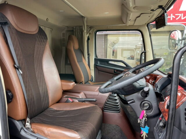 【1244】H30　17レンジャー　冷凍バン　標準幅　キーストン床　格納ゲート　エアサス