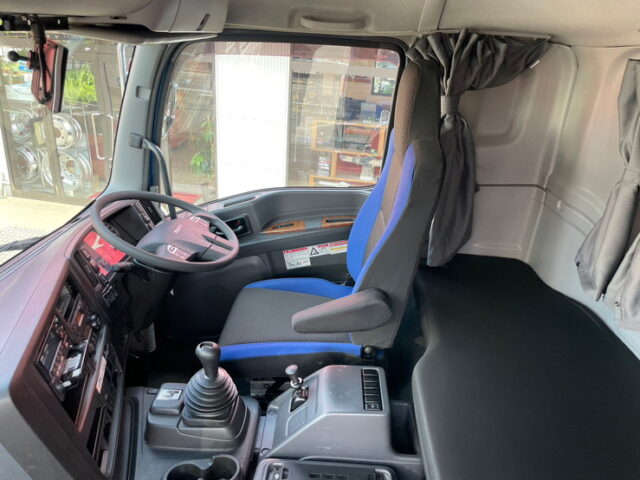 【1495】R2　ギガ　ハイジャッキセルフ　4段クレーン　ウィンチ付　TADANO　歩みハンガー歩み付