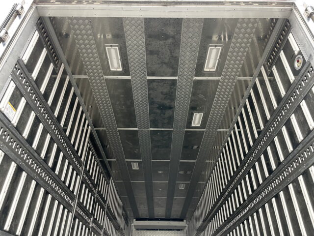 いすゞ　ギガ　ハイルーフ　冷凍バン　4軸　左観音扉2枚　サブエンジン　ジョロ４キーストン