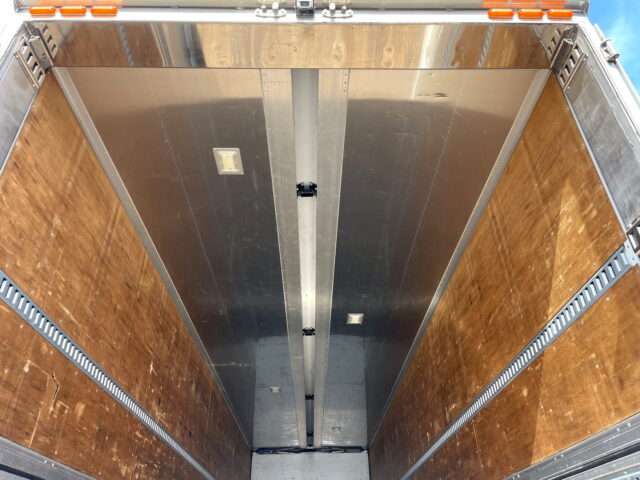 日野　プロフィア　ハイルーフ　ウィング　リア門口ステンレス　木床　内高247㎝