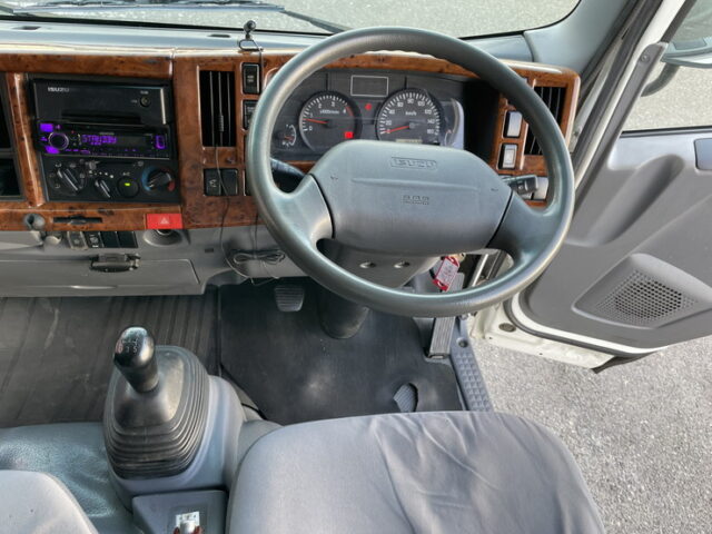 いすゞ　エルフ　アルミバン　5MT　サイドドア　ステンレスサイドバンパー　ステンレスリアバンパー　