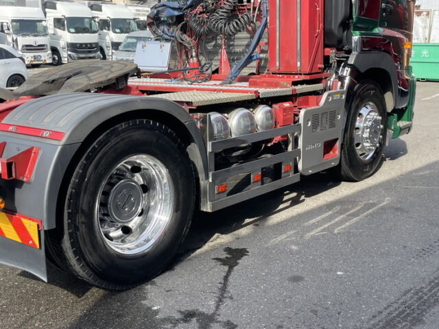 日野:17プロフィア:ハイルーフ:トレーラーヘッド:PTO付:ダンプレバー:メッキ多数