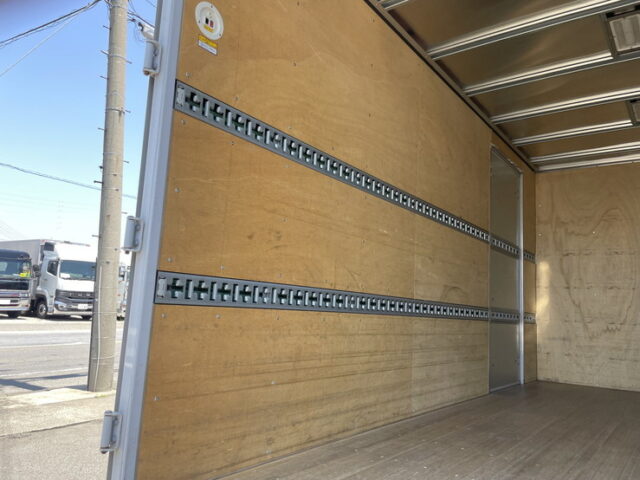 日野：デュトロ：アルミバン：ワイドロング：木床：横扉：150馬力：AT車