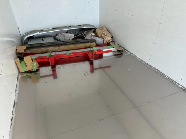 ブルーテックキャンター：造りボディ：アルミバン：ワイド超ロング：舟形バンパー：バスフェンダー