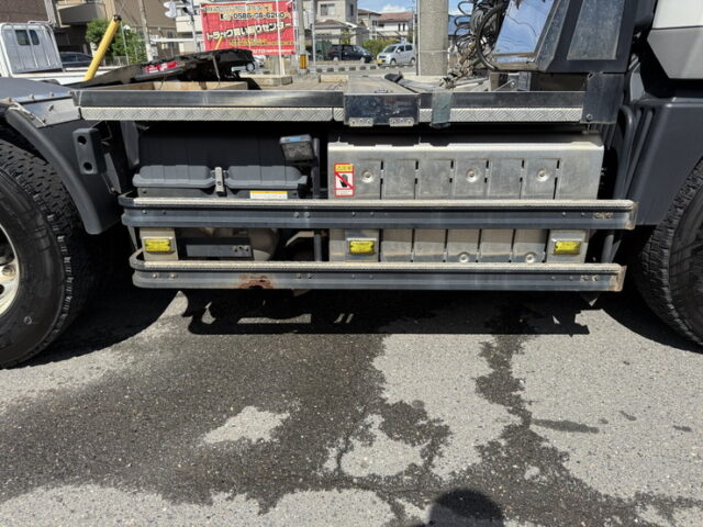 17スーパーグレート：ハイルーフ：トレーラーヘッド：ブタ鼻付：第5輪荷重11.500㎏