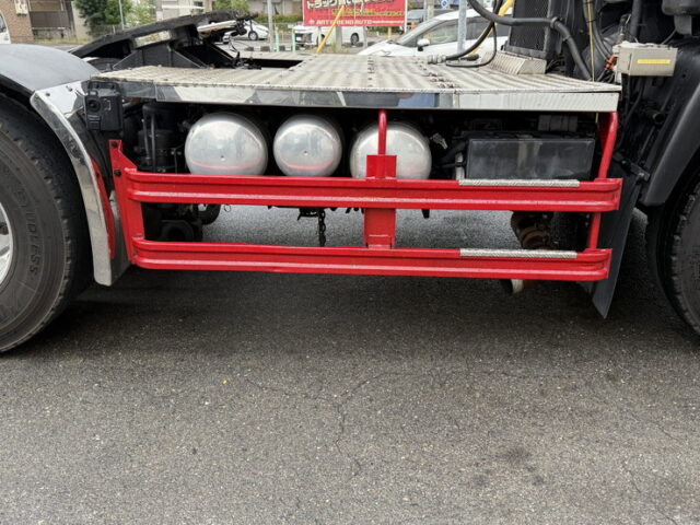 日野：テラヴィ：ハイルーフ：トレーラーヘッド：エアサス：V8ツインターボ