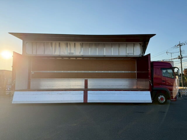 17スーパーグレート：ハイルーフ：ウィング：メッキ多数：アルミホイール：格納ゲート