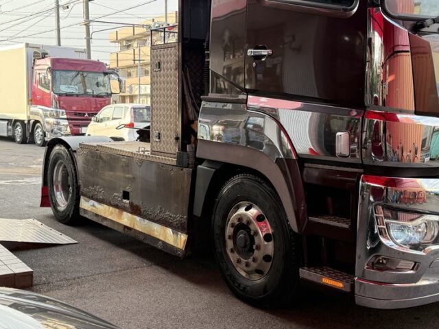 17スーパーグレート：ハイルーフ：トレーラーヘッド：ブタ鼻：第5輪荷重11.500㎏