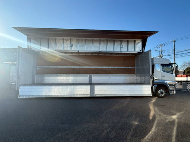 17スーパーグレート:ハイルーフ:ウィング:メッキ多数:アルミホイール:木床