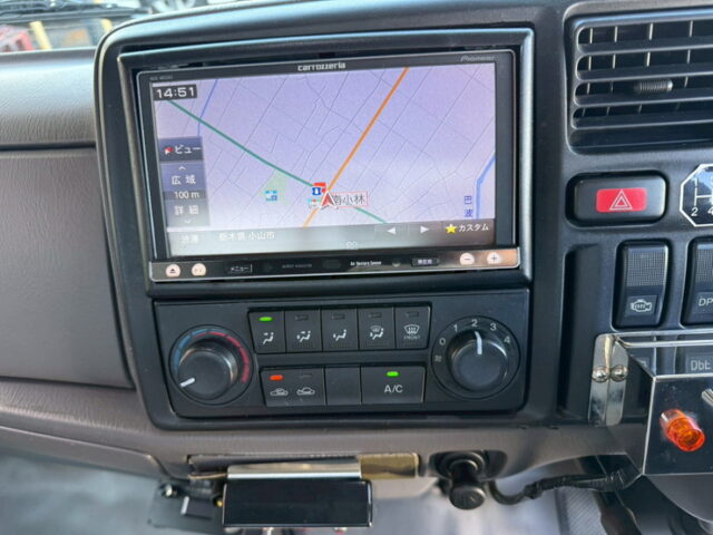 タイタンダッシュ：平ボデー：架装多数：標準幅：アオリステンレス張り：マニ割り