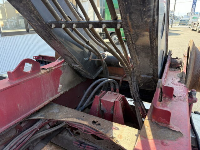 スーパーグレート：ハイルーフ：アームロール：40立米：架装多数：煙突マフラー(ダミー)