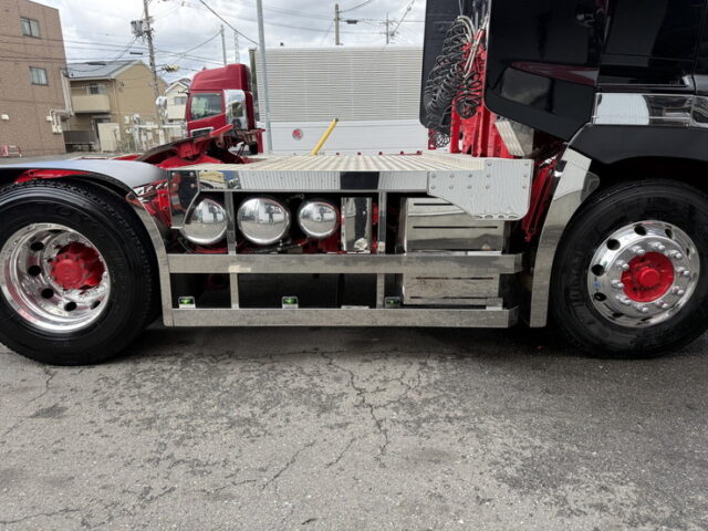 日野:17プロフィア:ハイルーフ:トレーラーヘッド:架装多数:アルミホイール