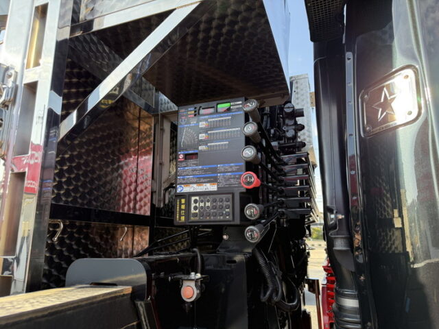 ファイター:増トン:クレーン:セミワイド:5Mボデー:架装多数:270馬力