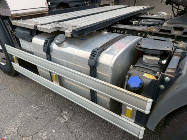 日野：17プロフィア：ハイルーフ：トレーラーヘッド：第5輪荷重11.500㎏：E13C