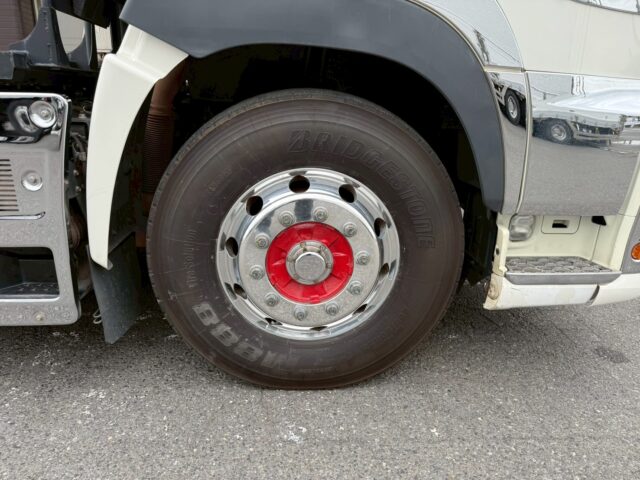 日野:17プロフィア:ハイルーフ:トレーラーヘッド:第5輪荷重11.500㎏:車検7月迄