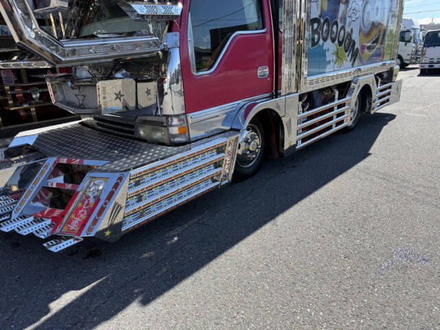【現状販売】日産：アトラス：デコトラ：キャンピング仕様：マニ割り：Fバンパー昇降機