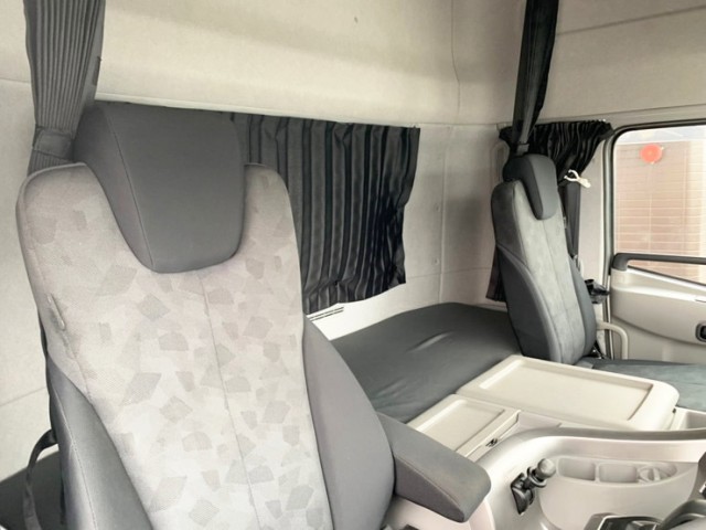 【562】H30　クオン　ハイルーフ　ウィング