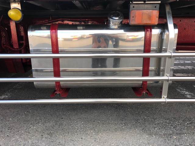 【469】UDトラックス　クオン　ウィング　10輪　ステンレス多数