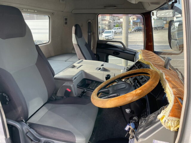 スーパーグレート　ハイルーフ　トレーラーヘッド　第5輪荷重11.500㎏　7速