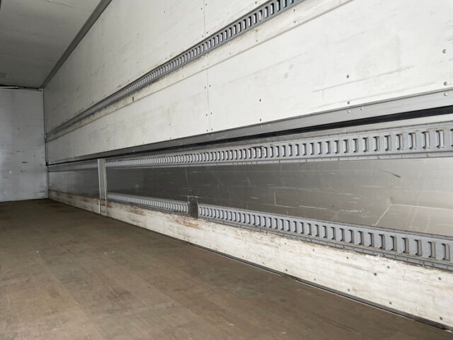 三菱ふそう　スーパーグレート　ハイルーフ　アルミウィング　ステンレスサイドバンパー　メッキ多数　木床