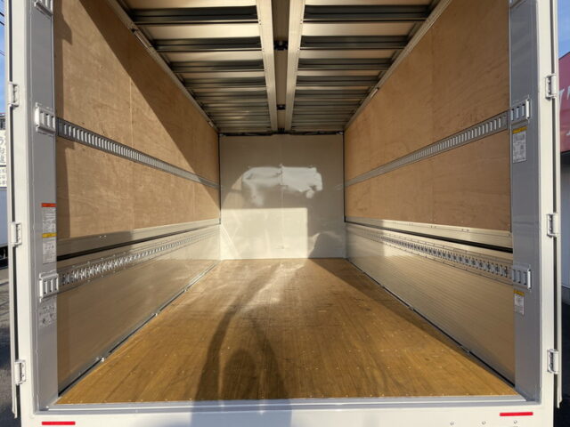 日野　17レンジャー　ウィング　6200ワイド　後輪エアサス　格納ゲート付　240馬力