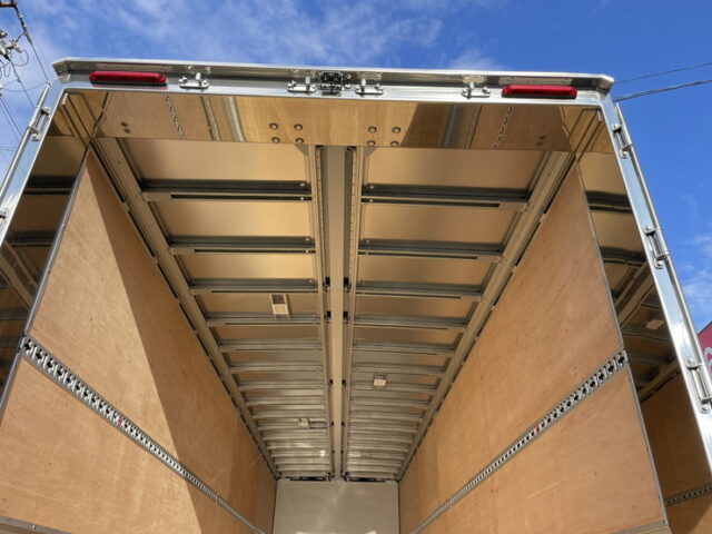 【現行型】スーパーグレート　スーパーハイルーフ　未使用　リア門口ステンレス